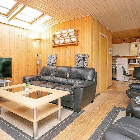 6 Person Holiday In *