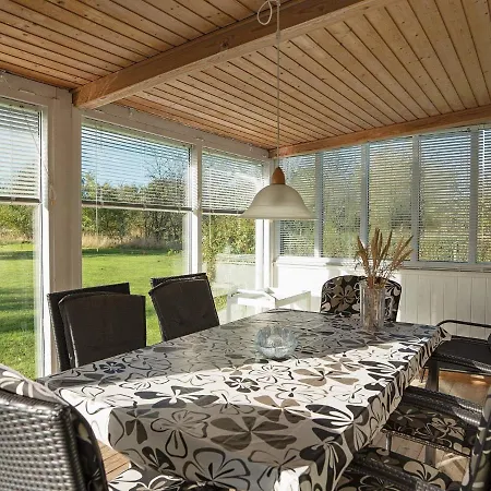 6 Person Holiday In *